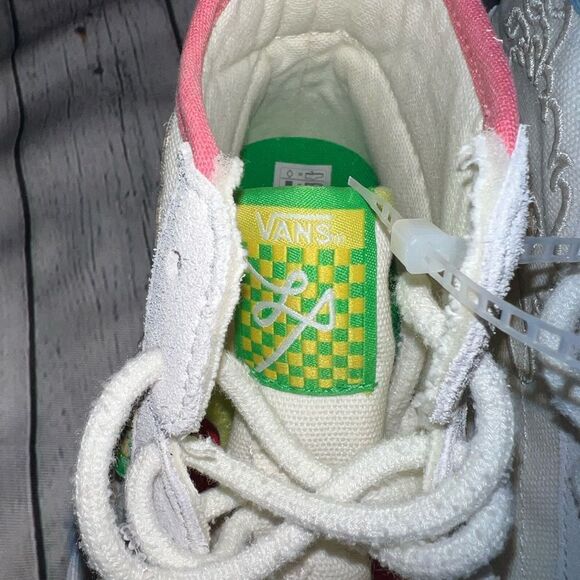 Vans Sesame Street The Lizzie Embroidered Characters Mens Size 8.5 - Picture 4 of 6